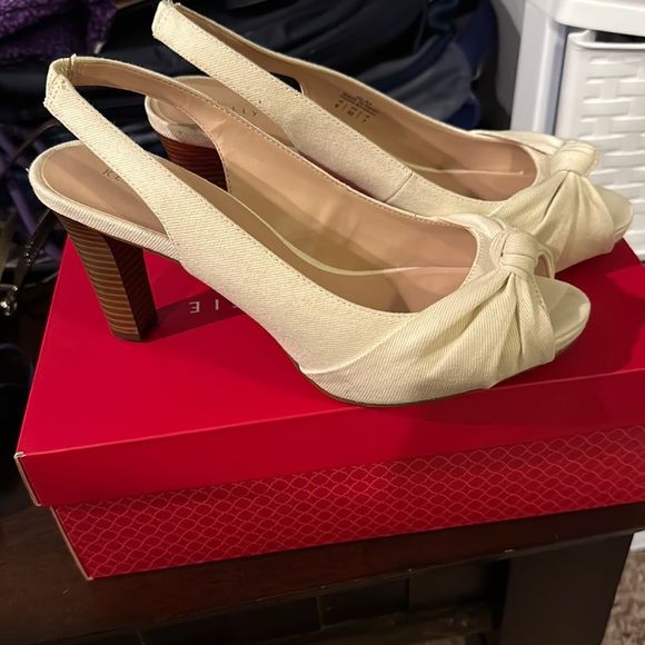 Kelly & Katie Women’s Open Toe Heels. Sz 9. Wood Stack Heel. Delisa  color :Bone - Picture 1 of 5